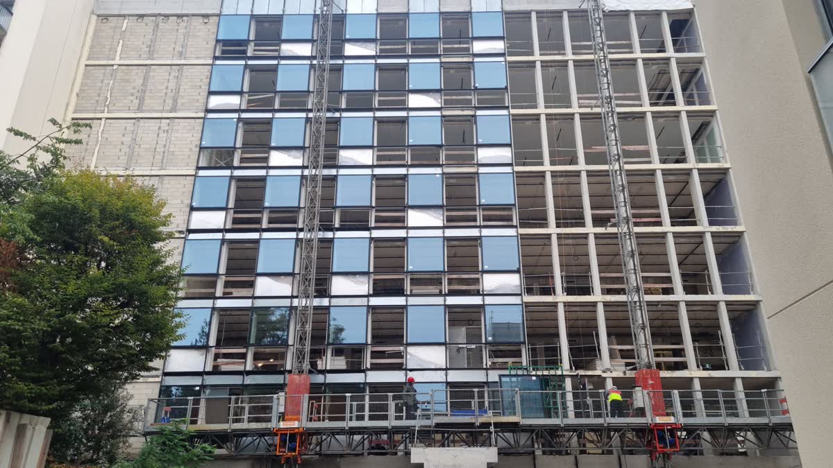 Bi-mat pose mur rideau